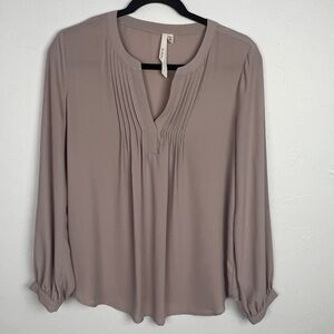 Bellatrix tunic blouse blush nude v-neck pleats size medium
